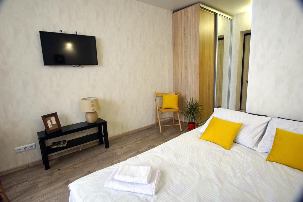 54A Tselinogradskaia Str At Alekseevka Underground คาร์คิฟ ภายนอก รูปภาพ