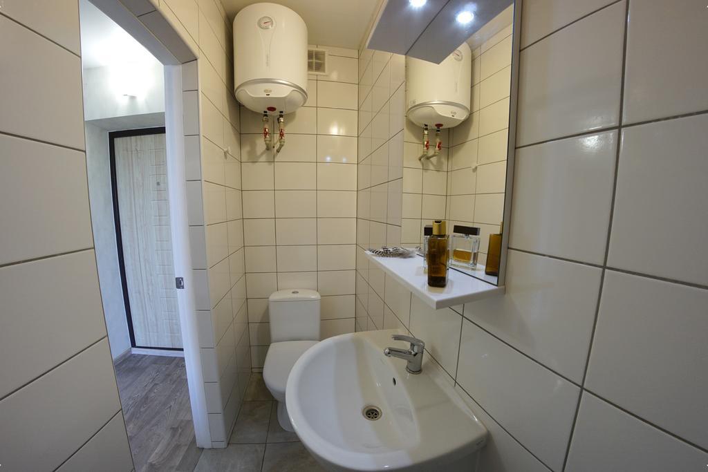 54A Tselinogradskaia Str At Alekseevka Underground คาร์คิฟ ภายนอก รูปภาพ